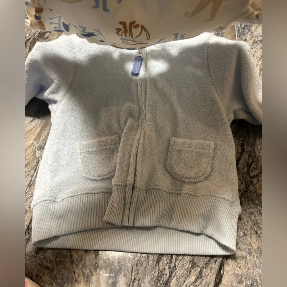 Outfit - Picture 3 of 4